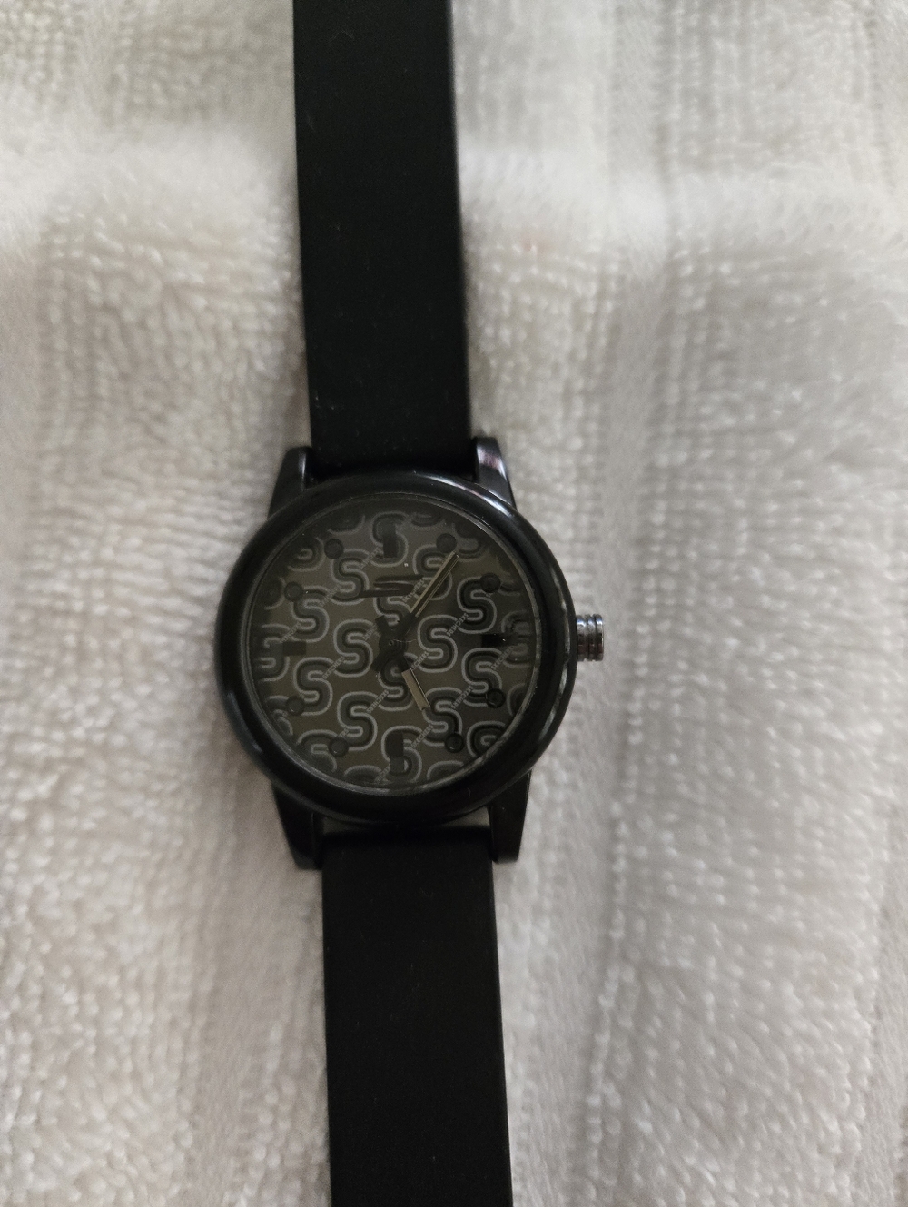 Black Womens Silicone Strap Watch with Patterned Dial